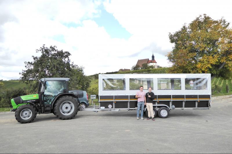 Planwagenfahrt mit Weinprobe an der Mainschleife