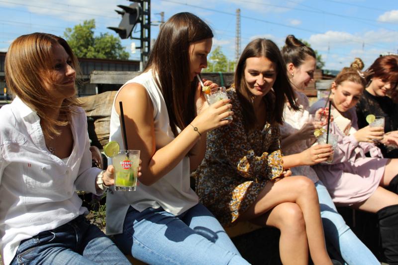 Vor dem Altar an die Cocktailbar - Saarbrücken
