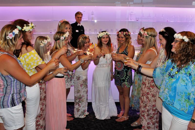 Vor dem Altar an die Cocktailbar - Koblenz